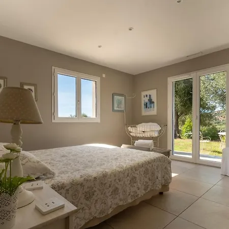 Avec Piscine Privee * Serra-di-Ferro (Corsica)