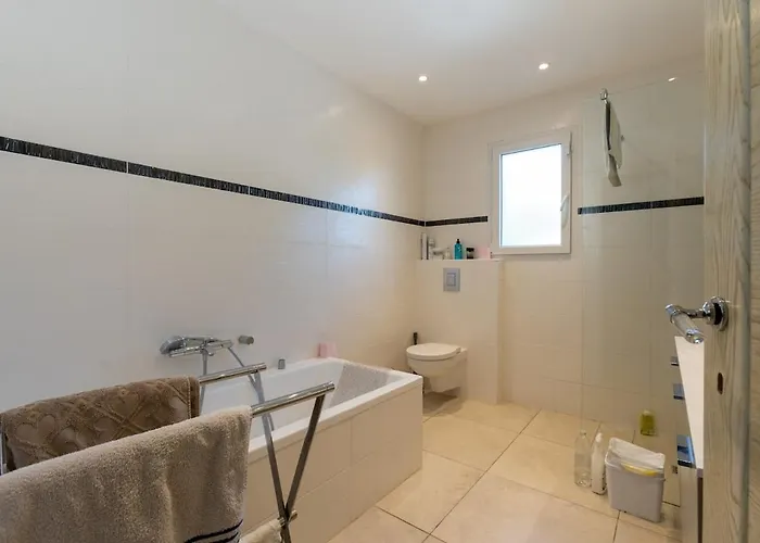 Avec Piscine Privee Villa Serra-di-Ferro (Corsica)